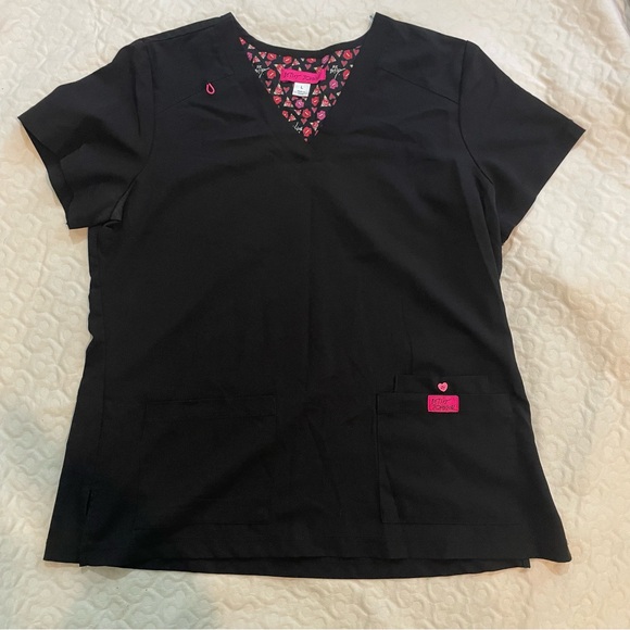 Betsey Johnson Black Women's Scrub Top with Pink Accents Size Large Work Medical - Picture 1 of 11